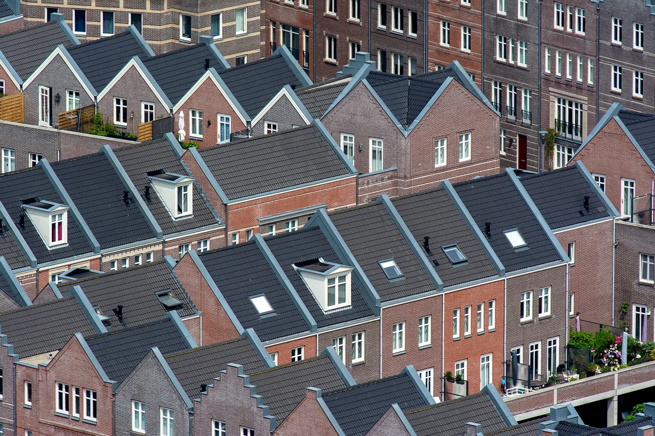 welke aannemer WWS-punten verhogen Den Haag — Rekenvoorbeeld: bovenwoning van F naar C (illustratie)